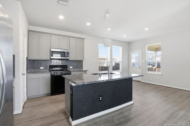 5002 Longhorn, Converse, TX 78109