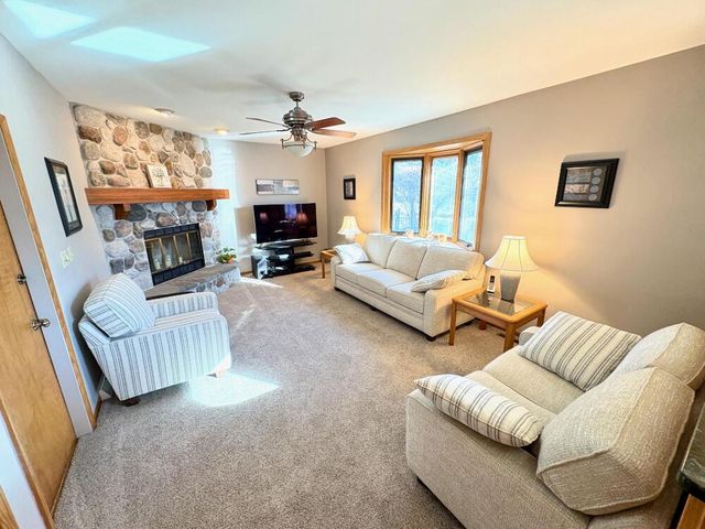 3560 S Sandalwood DRIVE, New Berlin, WI 53151