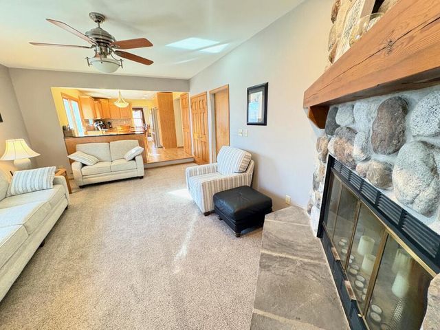 3560 S Sandalwood DRIVE, New Berlin, WI 53151