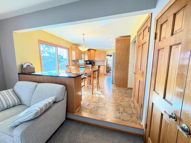 3560 S Sandalwood DRIVE, New Berlin, WI 53151