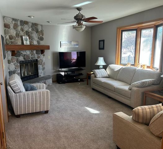 3560 S Sandalwood DRIVE, New Berlin, WI 53151