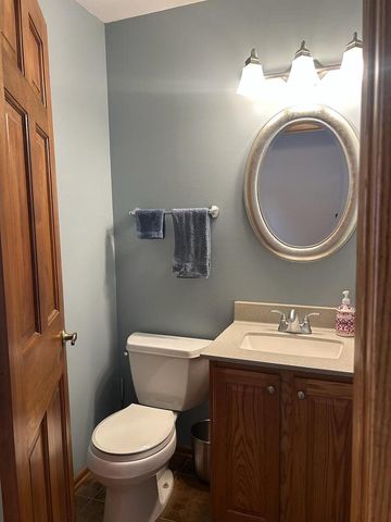 3560 S Sandalwood DRIVE, New Berlin, WI 53151