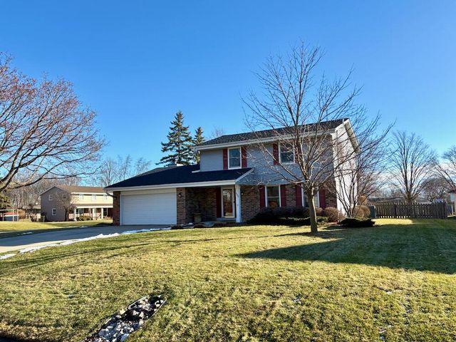 3560 S Sandalwood DRIVE, New Berlin, WI 53151