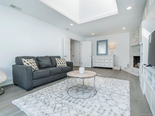183 Soundview Drive, Port Washington, NY 11050