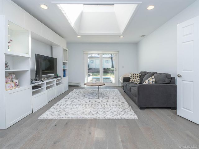 183 Soundview Drive, Port Washington, NY 11050