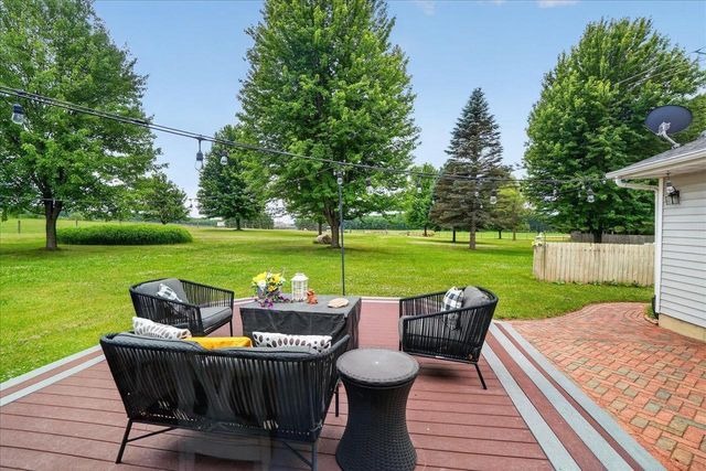 W8127 Dumke Road, Portage, WI 53901