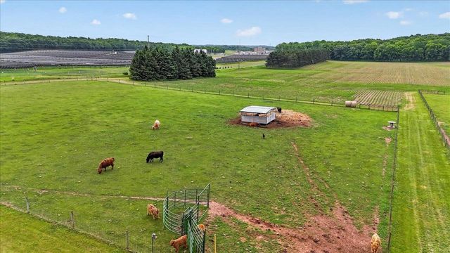 W8127 Dumke Road, Portage, WI 53901