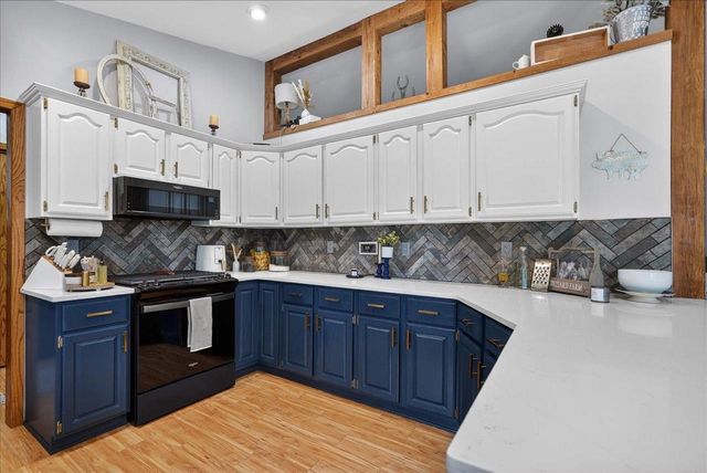 W8127 Dumke Road, Portage, WI 53901