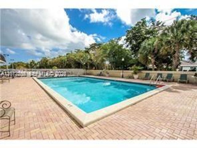 1805 Sans Souci Blvd 321, North Miami, FL 33181