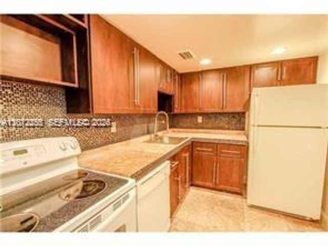 1805 Sans Souci Blvd 321, North Miami, FL 33181