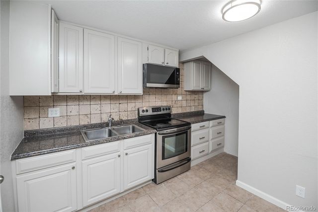 5553 Yost Court, Denver, CO 80239