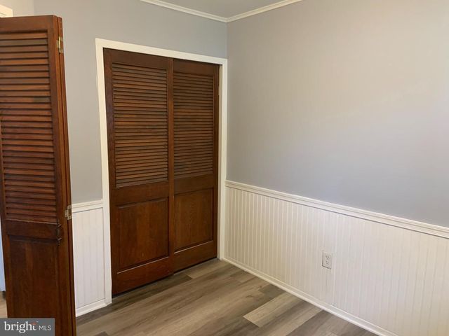 24 INDIAN PARK RD, Levittown, PA 19057