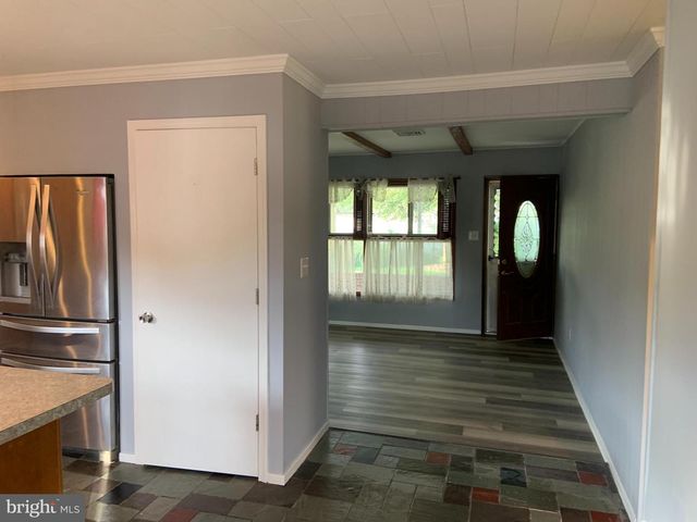 24 INDIAN PARK RD, Levittown, PA 19057