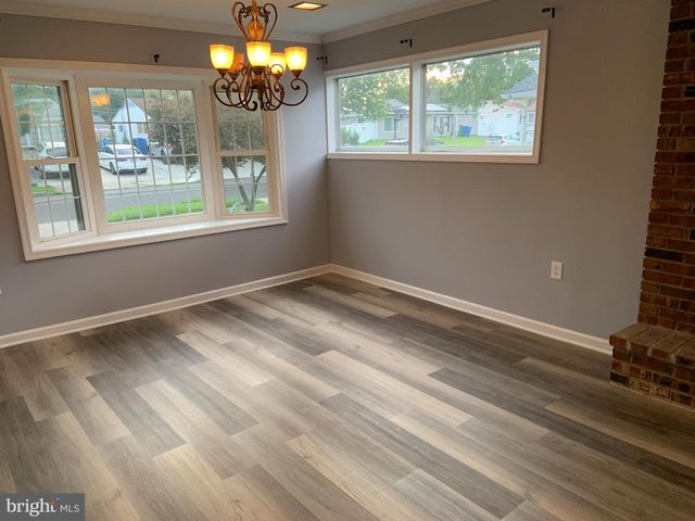 24 INDIAN PARK RD, Levittown, PA 19057