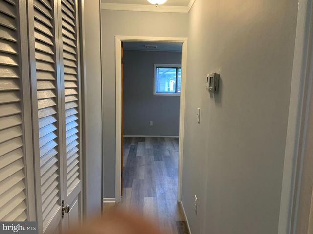 24 INDIAN PARK RD, Levittown, PA 19057