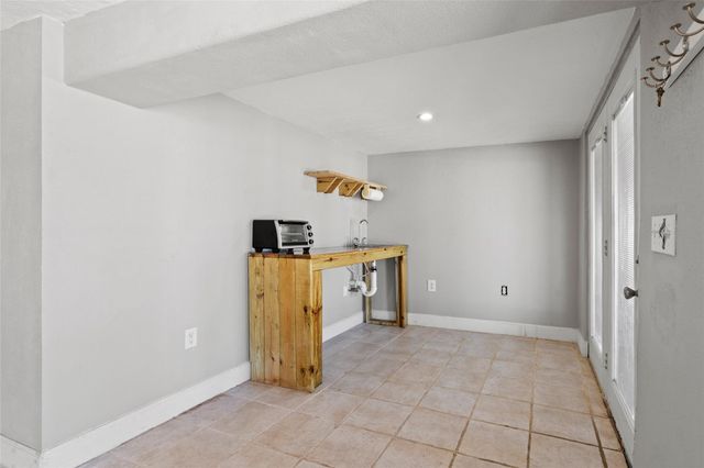 4034 Reeves Drive, Galveston, TX 77554