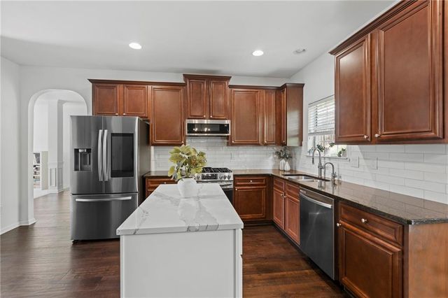 137 Farm Valley Drive, Canton, GA 30115