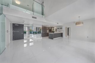 200 Biscayne Boulevard Way 305, Miami, FL 33131
