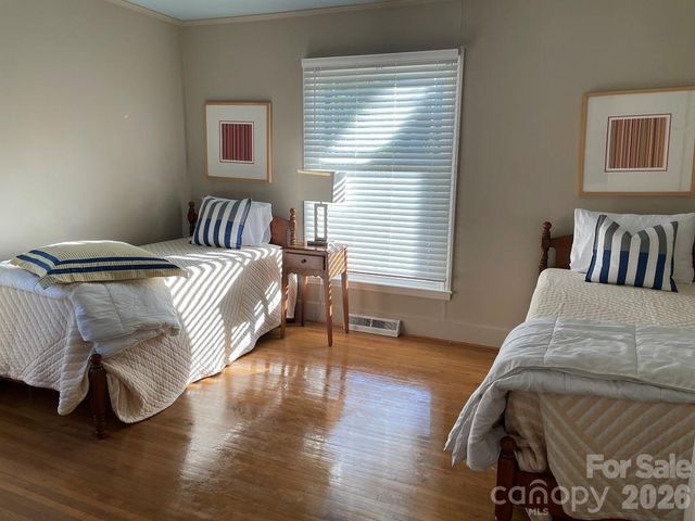 1140 Bevis Drive, Charlotte, NC 28209