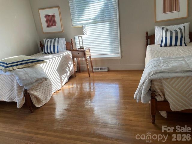 1140 Bevis Drive, Charlotte, NC 28209