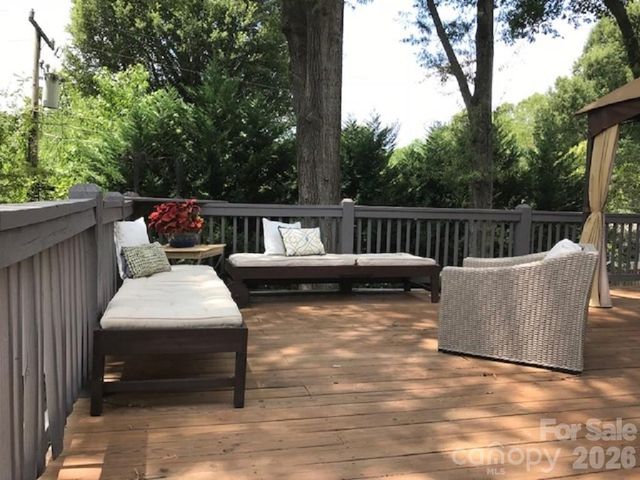 1140 Bevis Drive, Charlotte, NC 28209