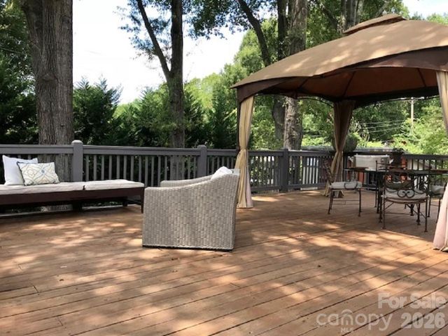 1140 Bevis Drive, Charlotte, NC 28209