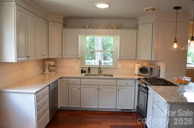 1140 Bevis Drive, Charlotte, NC 28209