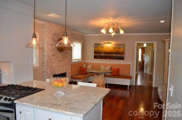 1140 Bevis Drive, Charlotte, NC 28209