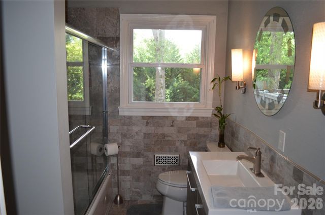1140 Bevis Drive, Charlotte, NC 28209