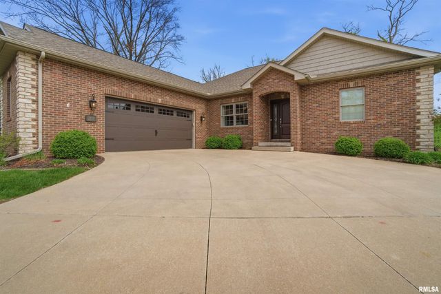 2717 W Woods Edge Drive, Peoria, IL 61614