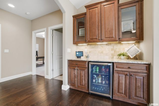2717 W Woods Edge Drive, Peoria, IL 61614