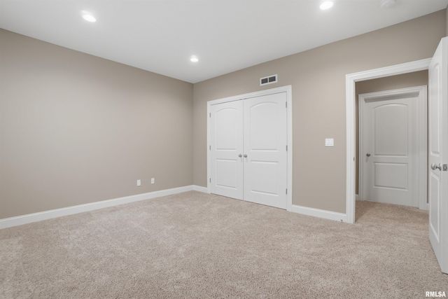 2717 W Woods Edge Drive, Peoria, IL 61614