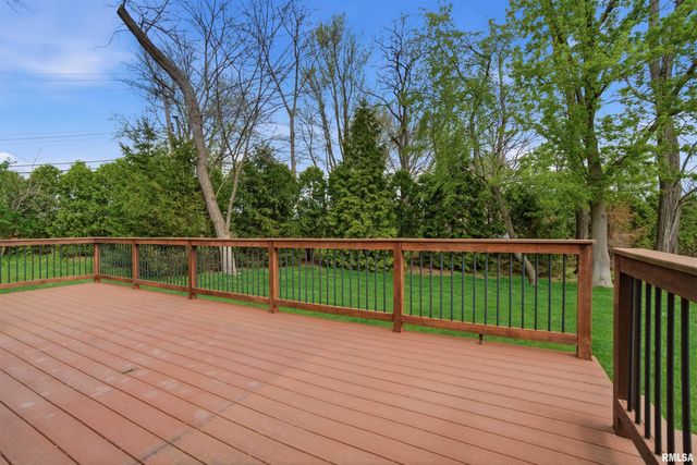 2717 W Woods Edge Drive, Peoria, IL 61614