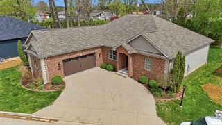 2717 W Woods Edge Drive, Peoria, IL 61614