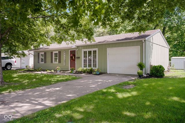 2817 Streamside Drive, Columbus, IN 47203