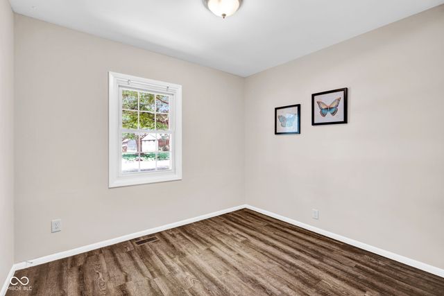 2817 Streamside Drive, Columbus, IN 47203