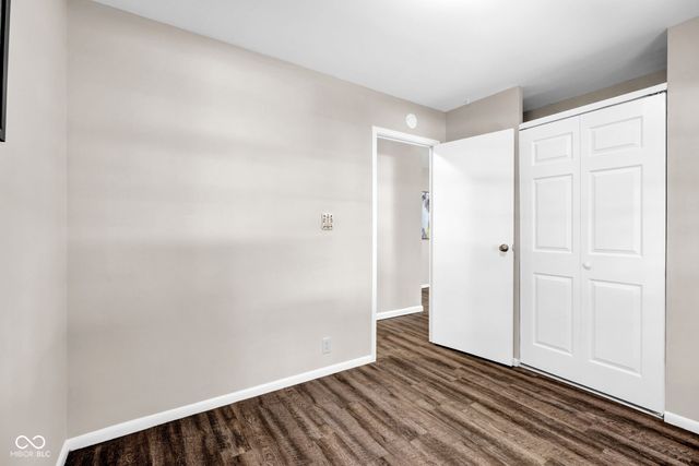 2817 Streamside Drive, Columbus, IN 47203