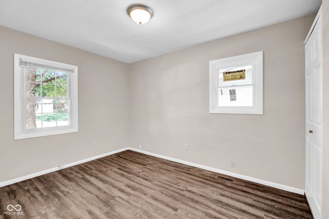 2817 Streamside Drive, Columbus, IN 47203