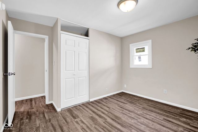 2817 Streamside Drive, Columbus, IN 47203