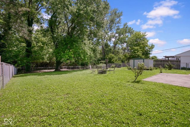 2817 Streamside Drive, Columbus, IN 47203