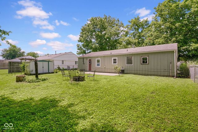 2817 Streamside Drive, Columbus, IN 47203