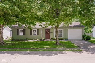 2817 Streamside Drive, Columbus, IN 47203