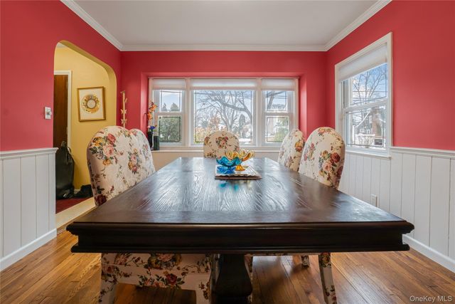 30 Gifford Avenue, Oceanside, NY 11572