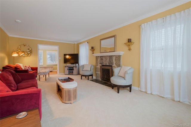 30 Gifford Avenue, Oceanside, NY 11572