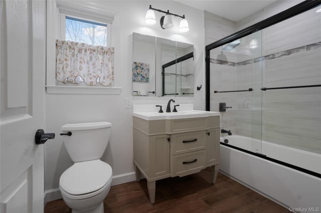 30 Gifford Avenue, Oceanside, NY 11572