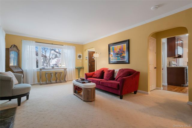 30 Gifford Avenue, Oceanside, NY 11572