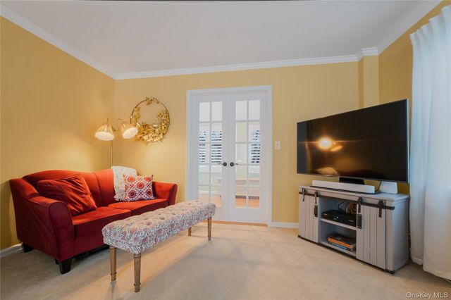 30 Gifford Avenue, Oceanside, NY 11572