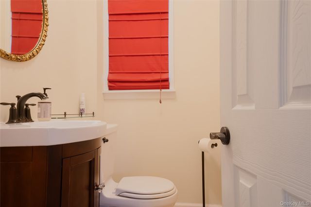 30 Gifford Avenue, Oceanside, NY 11572