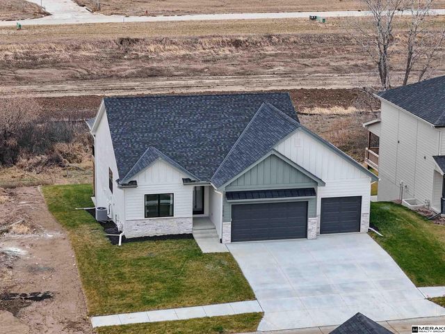 11658 S 124th Avenue, Papillion, NE 68048