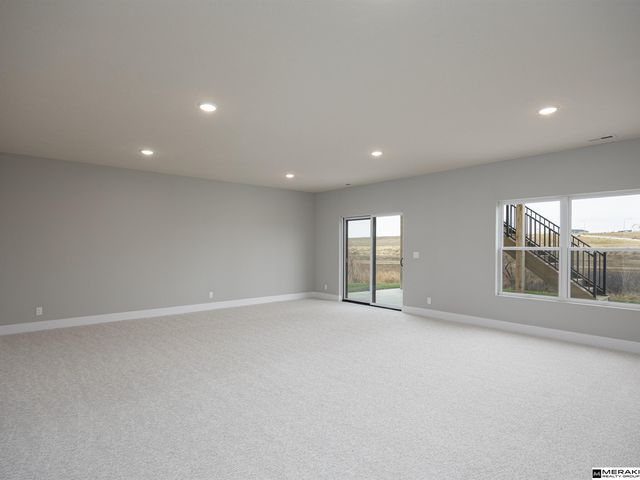 11658 S 124th Avenue, Papillion, NE 68048